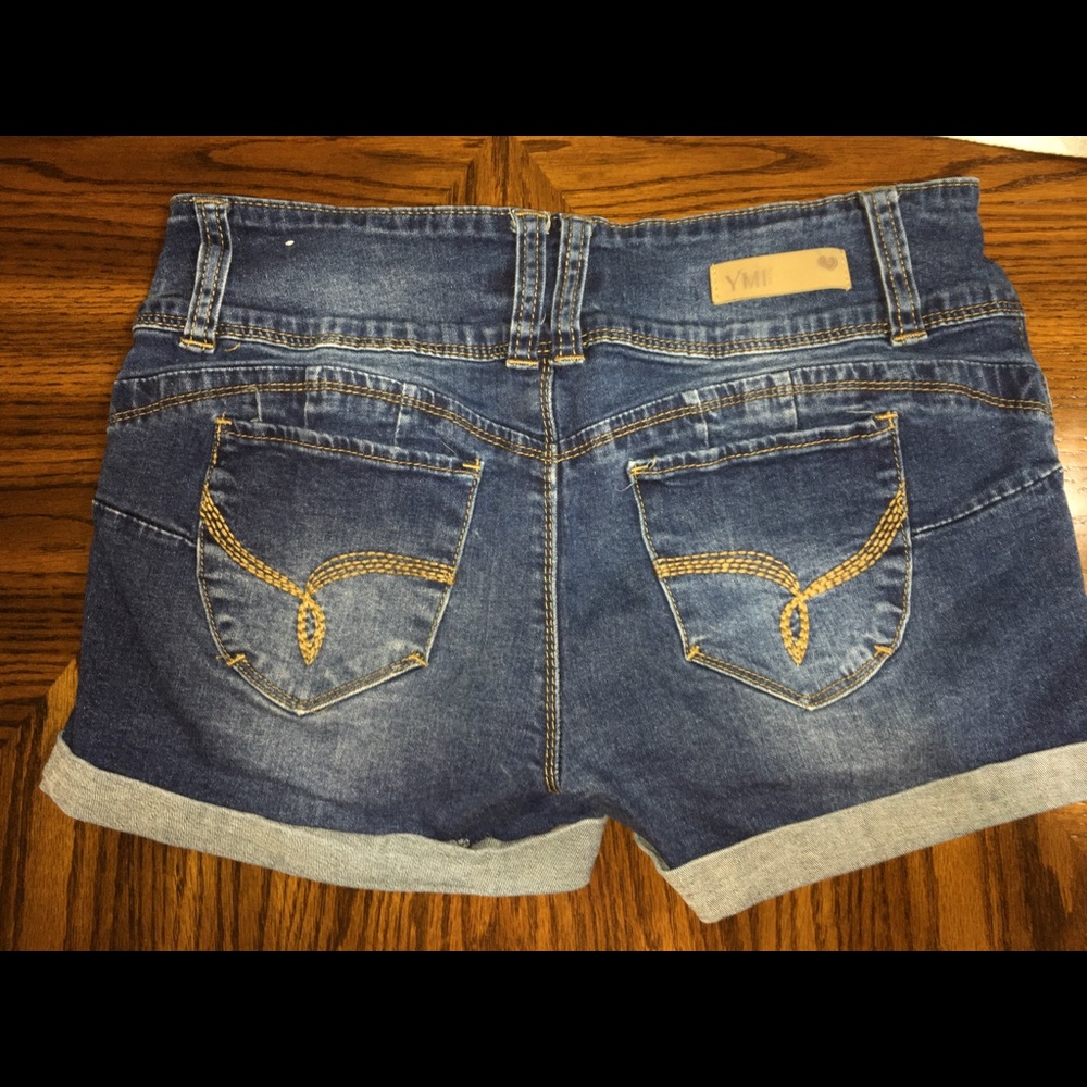 Short - Picture 2 of 3